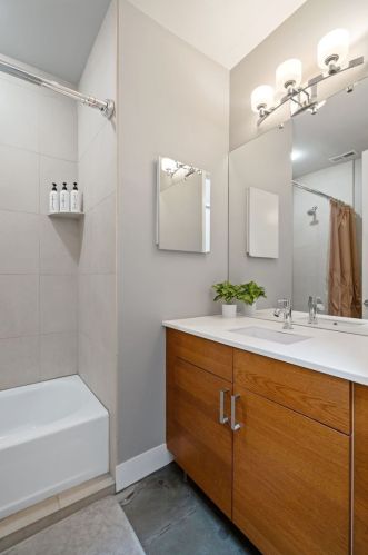 1375 Milwaukee Ave, Chicago IL  60622-9151 exterior