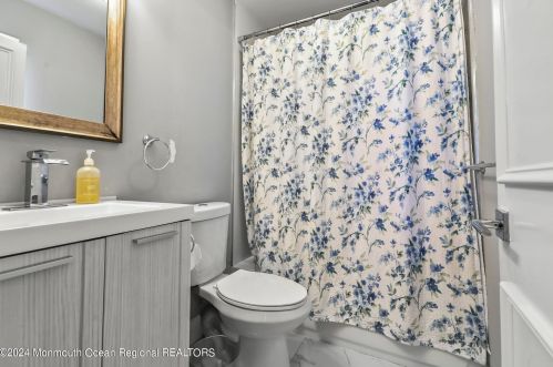 20 Frank Applegate Rd, Jackson Twp NJ  08527-2454 exterior