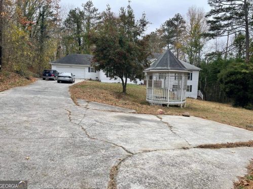 945 Rock Chapel Rd, Lithonia GA  30058-5826 exterior