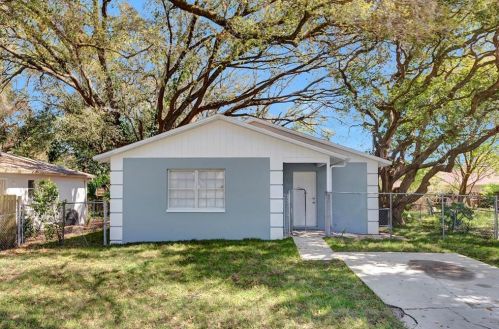 8709 48th St, Tampa, FL 33617-6021