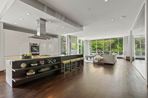 755 Kilbourn Ave, Milwaukee WI 53208-3111 exterior