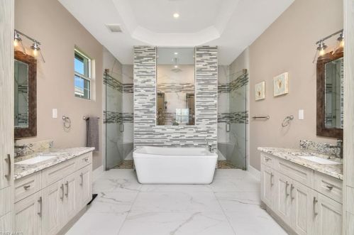 6935 Mauna Loa Ln, Naples FL 34113-2647 exterior