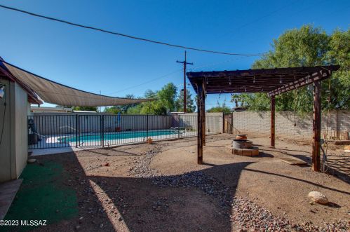 752 Edgewater Dr, Tucson AZ 85704-2412 exterior