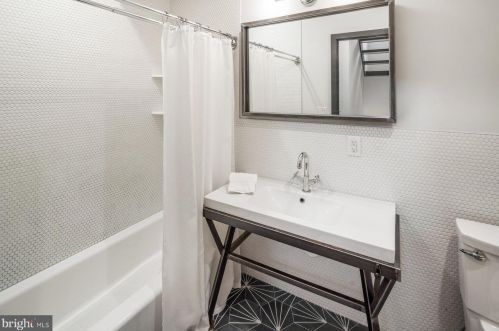 2401 Emerald St, Philadelphia PA  19125-1204 exterior