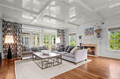 20 Partridge Holw Rd, Greenwich CT 06831-2663 exterior