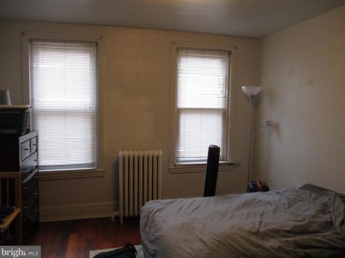 2131 Christian St, Philadelphia, PA 19146-1209