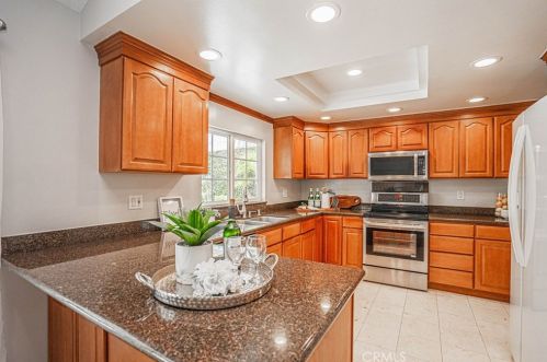 1301 Eltham Pl, Fullerton CA 92833-2021 exterior