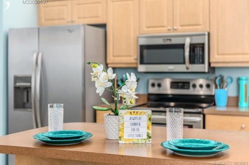 381 Gulfstream Ave, Fort Pierce FL  34983-1218 exterior