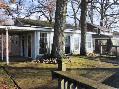 909 Pleasant Rdg, Quincy, MI 49082-8543