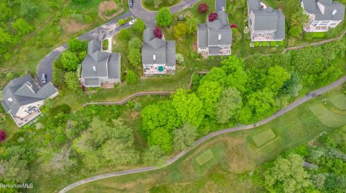 47 Fairwynds Dr, Lenox MA 01240-2729 exterior