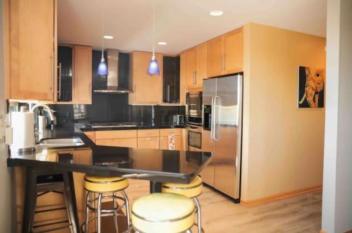 2001 Booth St, Milwaukee WI 53212-3403 exterior