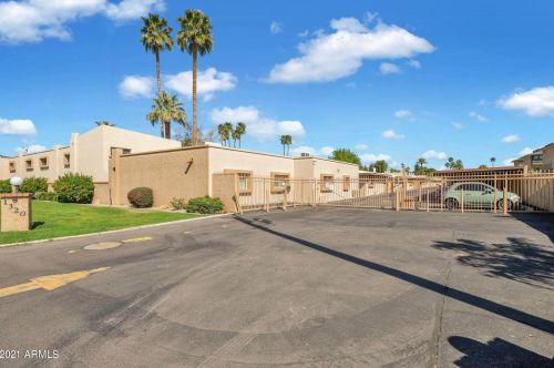 1320 Bethany Home Rd, Phoenix AZ  85014-2048 exterior