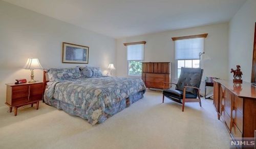 122 Mackenzie Ln, Parsippany NJ 07834-3723 exterior