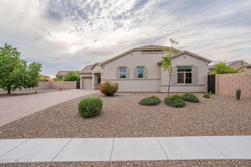 8559 National Dr, Tucson, AZ 85742-8529