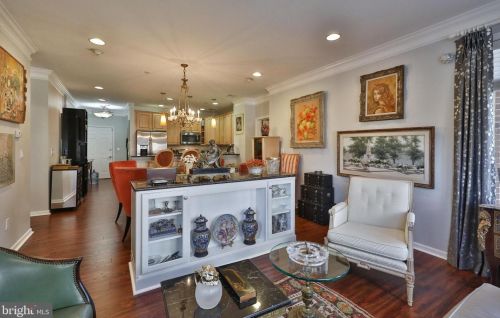 300 Carson Ter, Huntingdon Valley PA 19006-4719 exterior