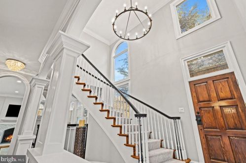 1544 Hampton Hill Cir, Mc Lean VA  22101-6021 exterior