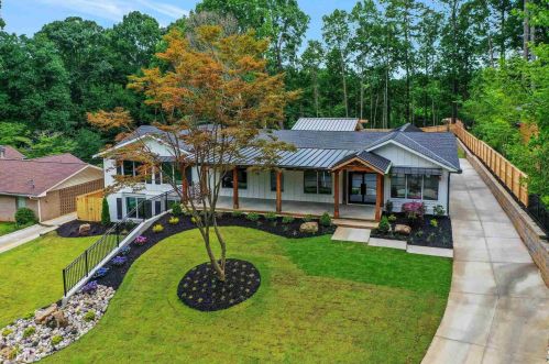 2668 Galahad Dr, Atlanta, GA 30345-3627