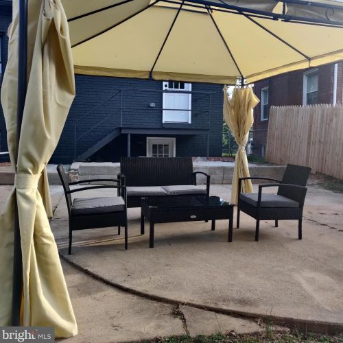 5020 Hanna Pl, Washington DC  20019-5818 exterior