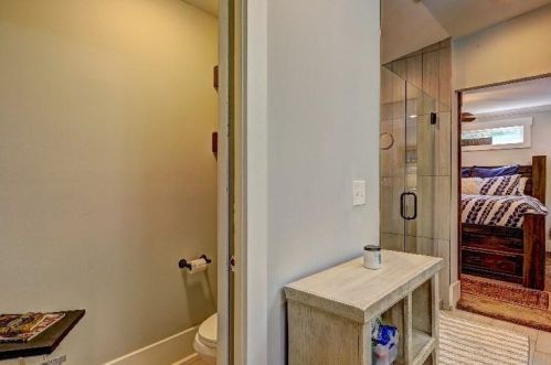 1401 Forrest Ave, Atlanta GA 30344-2709 exterior