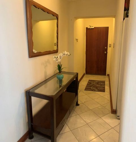 5740 Sheridan Rd, Chicago IL 60660-4762 exterior