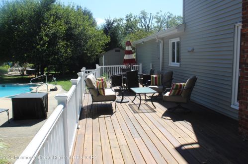 52 4 Winds Dr, Middletown NJ 07748-3141 exterior