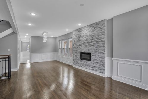 7351 Michigan Ave, Chicago IL 60619-5603 exterior