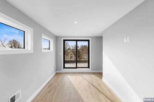 55 Knox Ave, Cliffside Park NJ 07010-3102 exterior