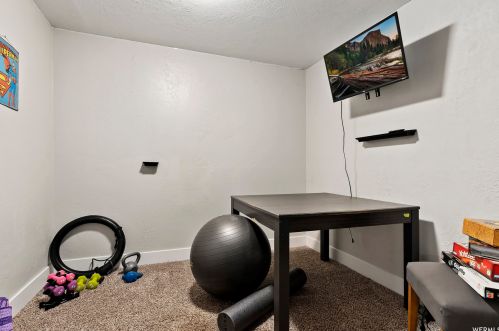 2474 Crk Rd, Sandy UT 84093-6442 exterior