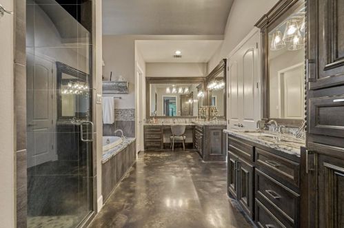 12122 Hawthorne Dr, Montgomery TX 77356-5449 exterior