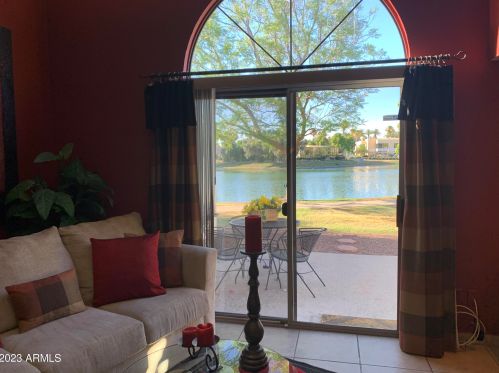 2644 Desert Cove Ave, Phoenix AZ  85029-4402 exterior