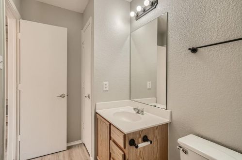 6600 Doyal Dr, Austin TX 78747-3902 exterior