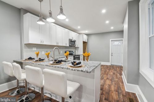 2433 17 St, Philadelphia PA 19121-1604 exterior