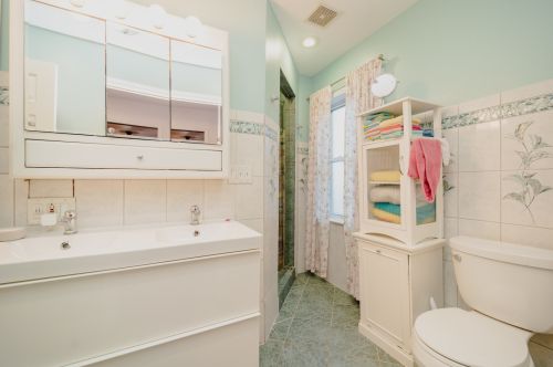 5630 Cullom Ave, Chicago IL 60634-1700 exterior