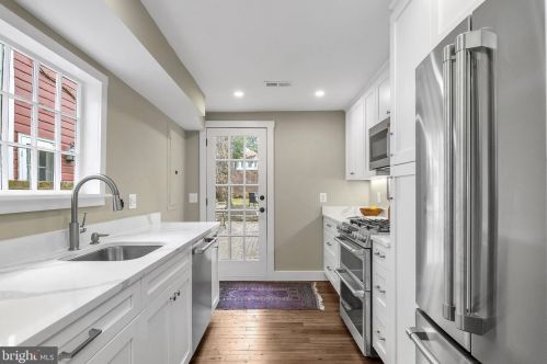 313 Royal St, Alexandria VA  22314-2628 exterior