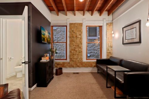 1817 Honore St, Chicago IL 60657-2007 exterior