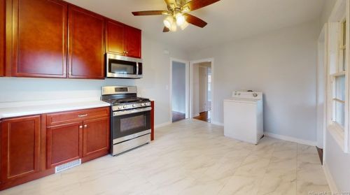 573 Farmington Ave, New Britain CT  06053-1968 exterior