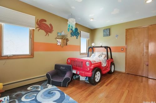 69 Kendrick Ln, Huntington Station NY 11746-7829 exterior