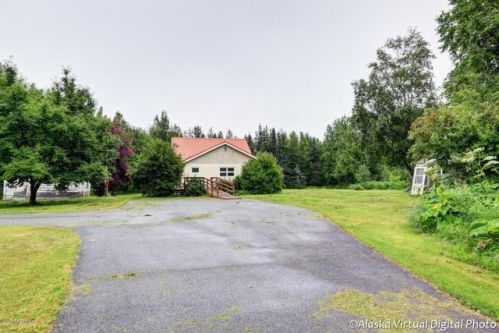 6351 Palmer Fishhook Rd, Palmer AK  99645-8026 exterior