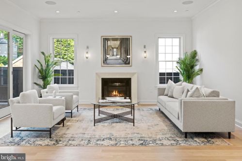 4511 Klingle St, Washington DC  20016-3580 exterior