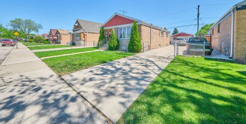 7961 Kildare Ave, Chicago IL 60652-2211 exterior