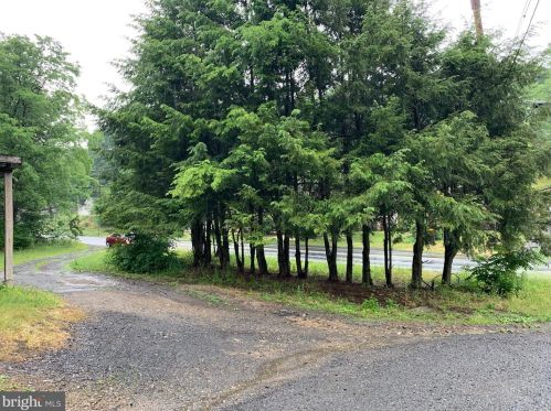 1560 Bunting St, Primrose PA 17901-9005 exterior