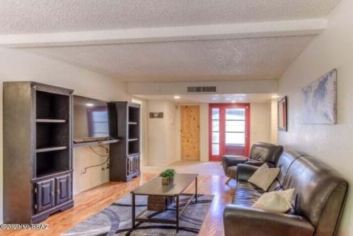 10 Madrid Dr, Tucson AZ  85704-6410 exterior