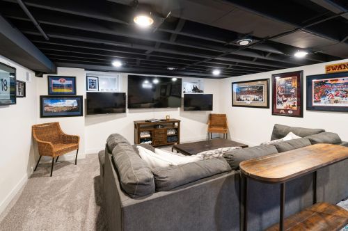 927 40th Ave, Duluth MN 55807-1661 exterior