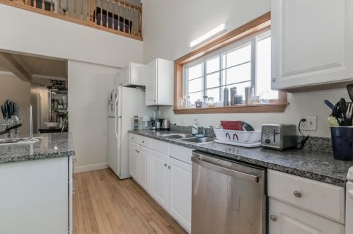 1179 Washington Ave, Portland ME 04103-2042 exterior