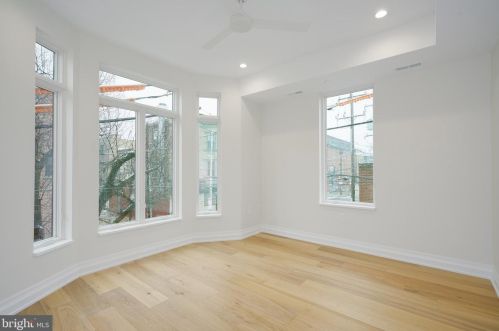 516 21 St, Philadelphia PA 19130-1401 exterior