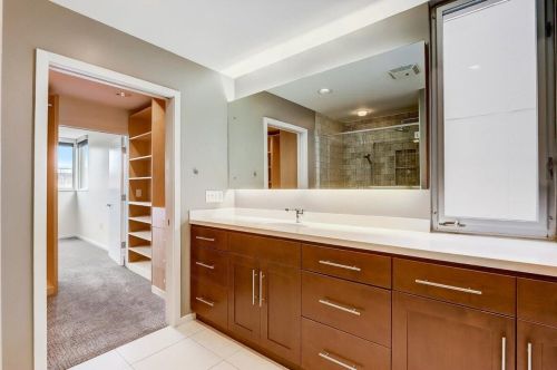 833 Reservoir Ave, Milwaukee WI 53212-3722 exterior