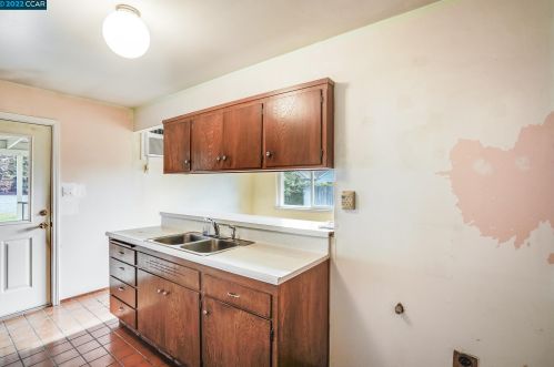 1 Clark Ct, Concord CA exterior