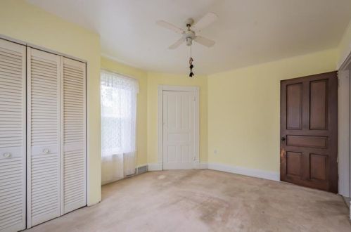 15 Race St, Manor PA 15665-1609 exterior