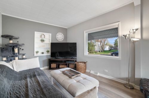 609 2nd St, Duluth MN 55805-2011 exterior