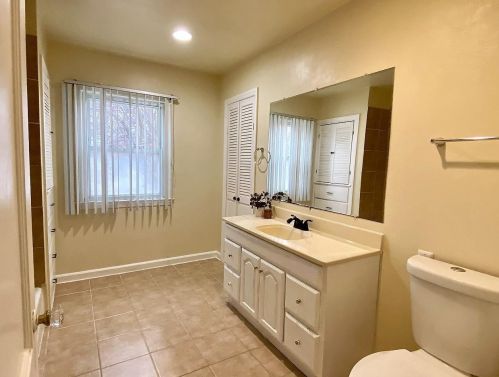 5764 40th St, Milwaukee WI  53221-3910 exterior